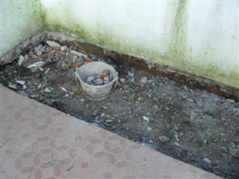 Excavando los cimientos para la platea